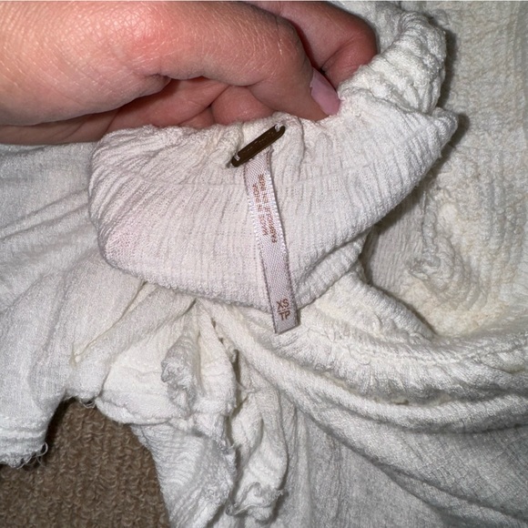 Free people keyhole back white off shoulder top - extra small - Picture 3 of 3